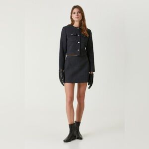 Theory size 6 nwot SET.